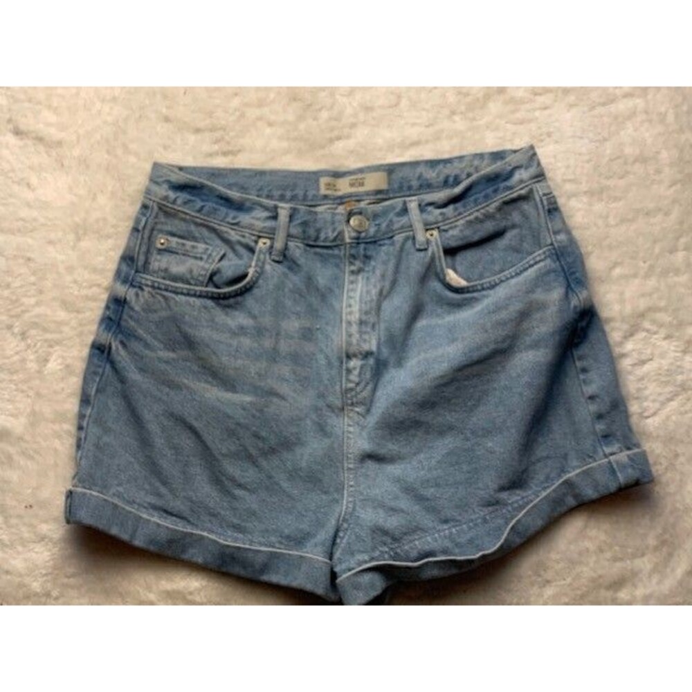 TopShop Moto Mom Shorts Cuff Light Wash Size USA 10 High Rise